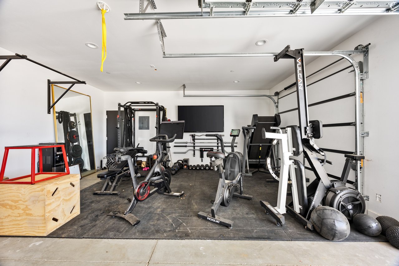 21305 Country Club Dr. 