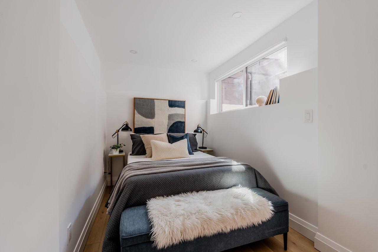 389 Woodbine Ave