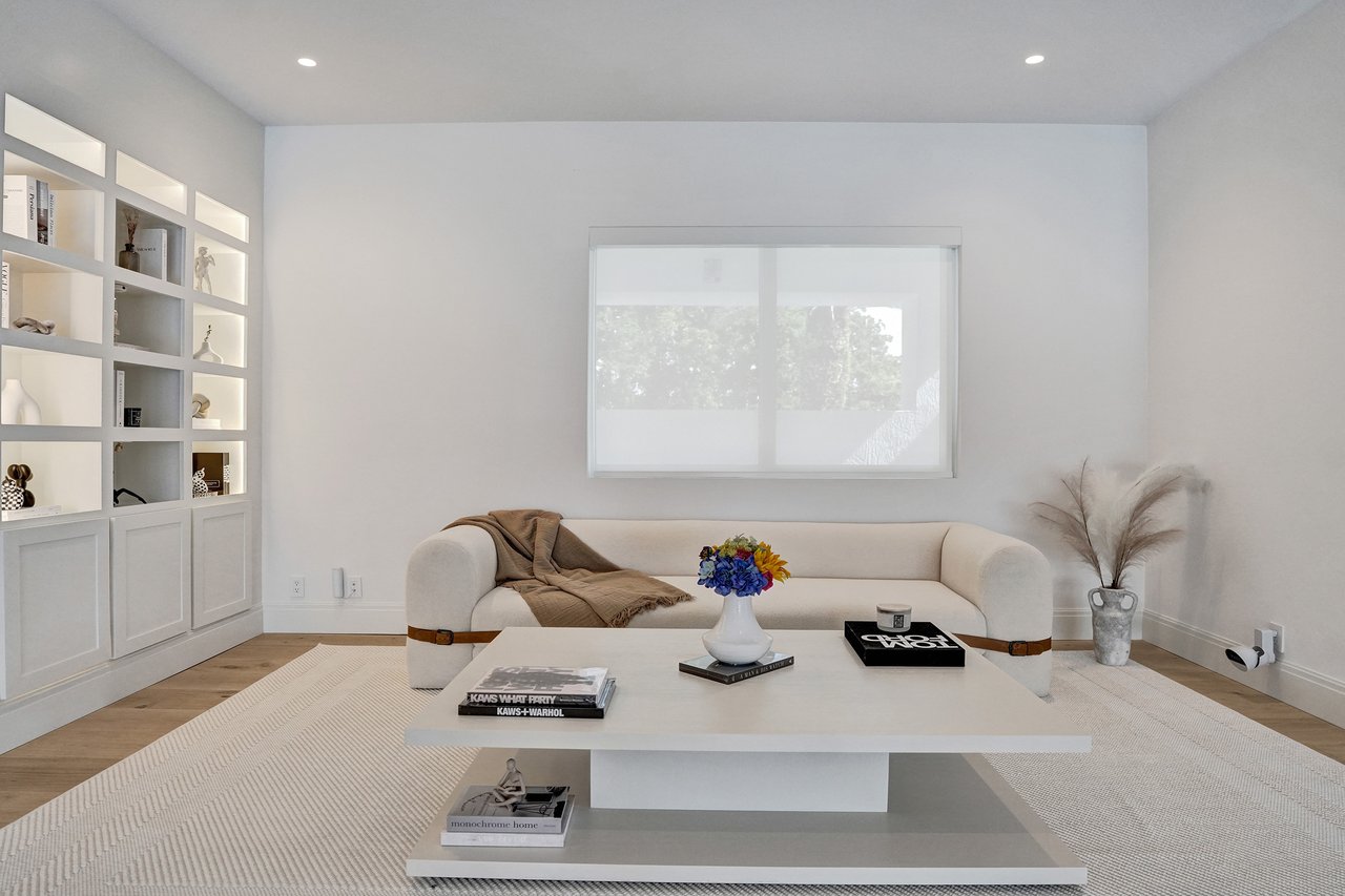 30  S Compass Dr