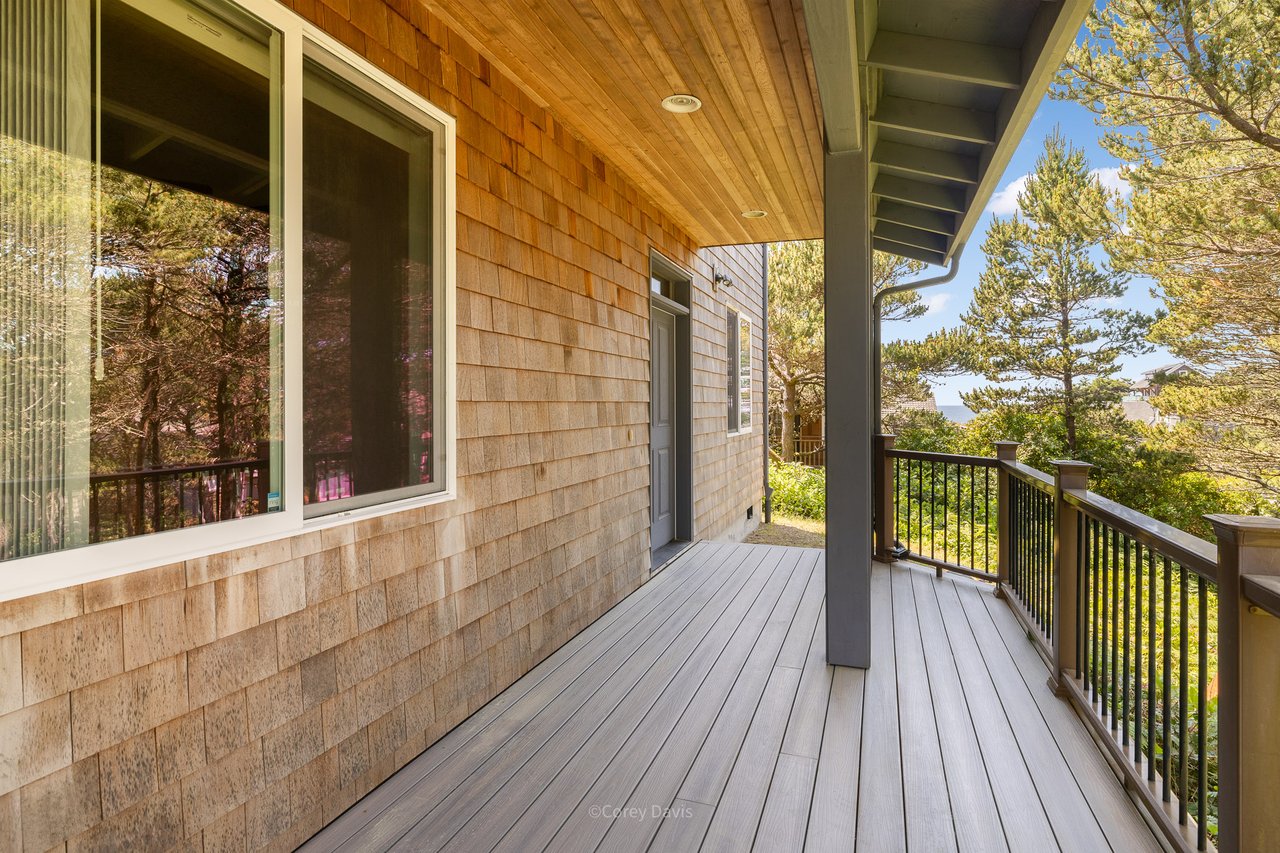 Sold ocean-view beach home at 8985 Chinook Ln in Manzanita Oregon near the beach and Manzanita Links