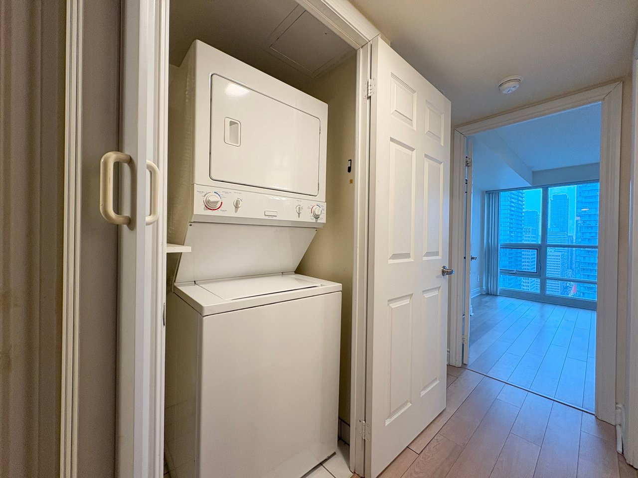 763 Bay St Unit: 3413