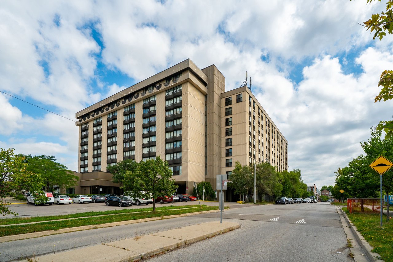 2737 Keele St 312