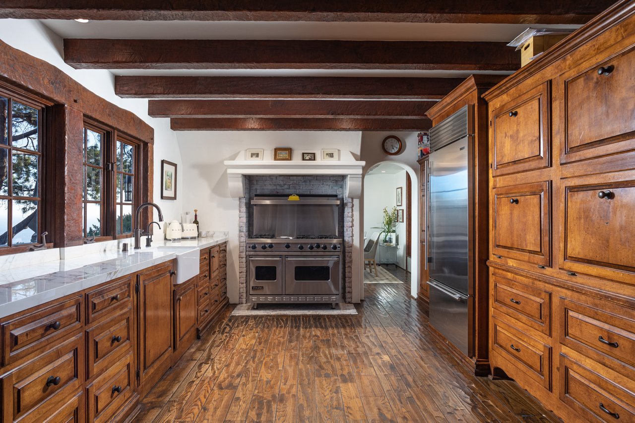 1864 Upper Rim Rock Rd