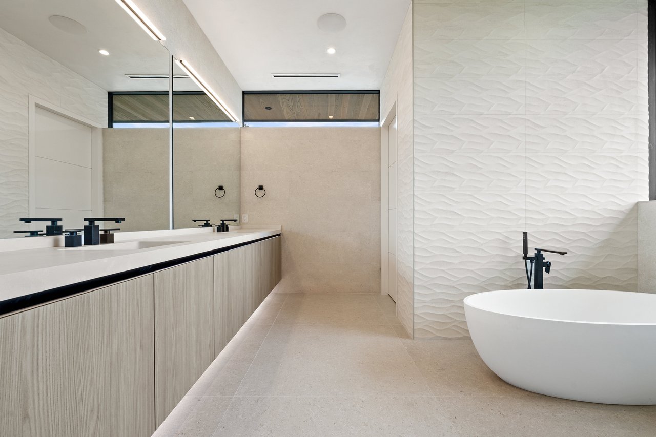 4909 Honey Daisy Way