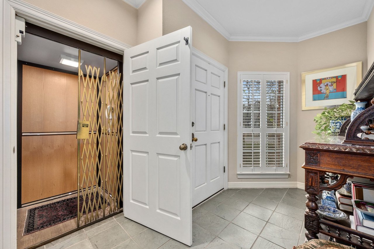 2716 Hillview Green Lane