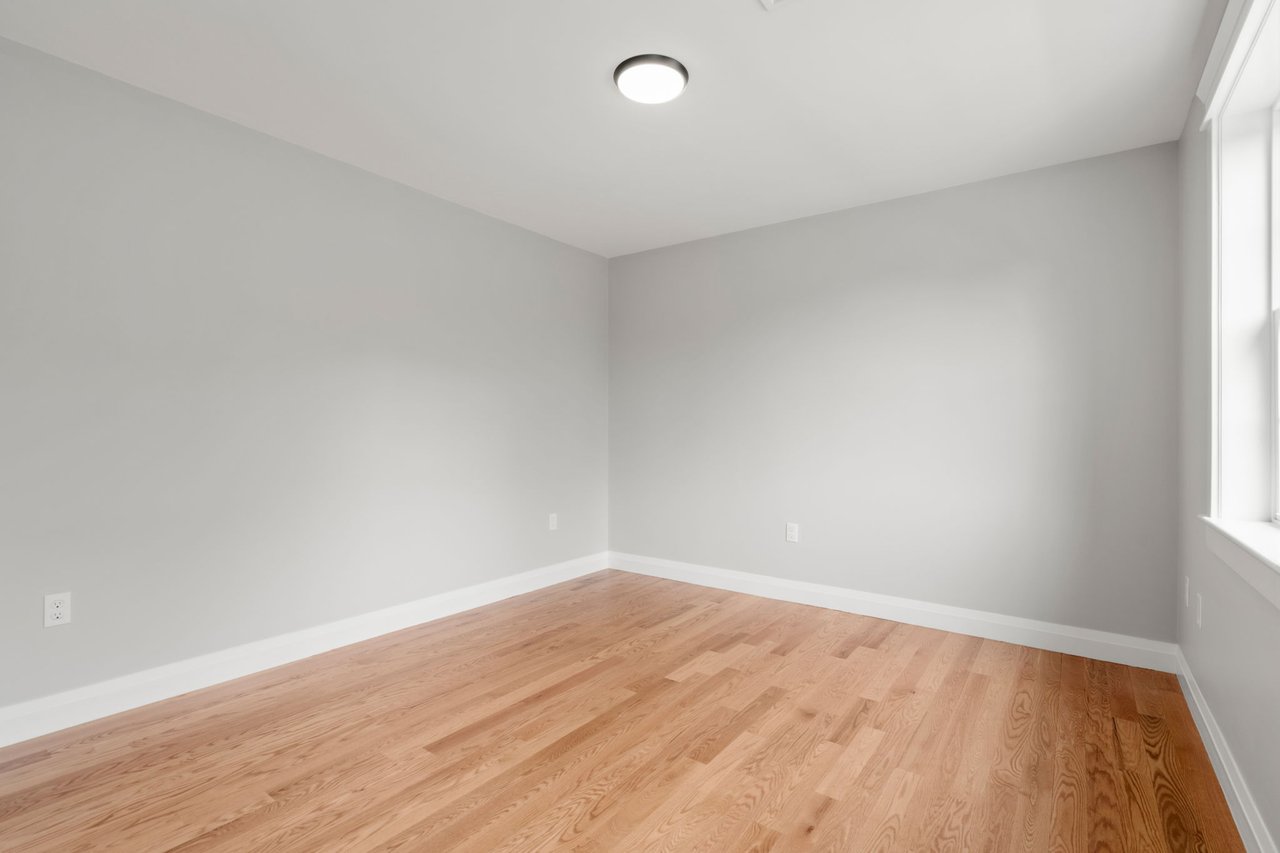 320 Lexington St