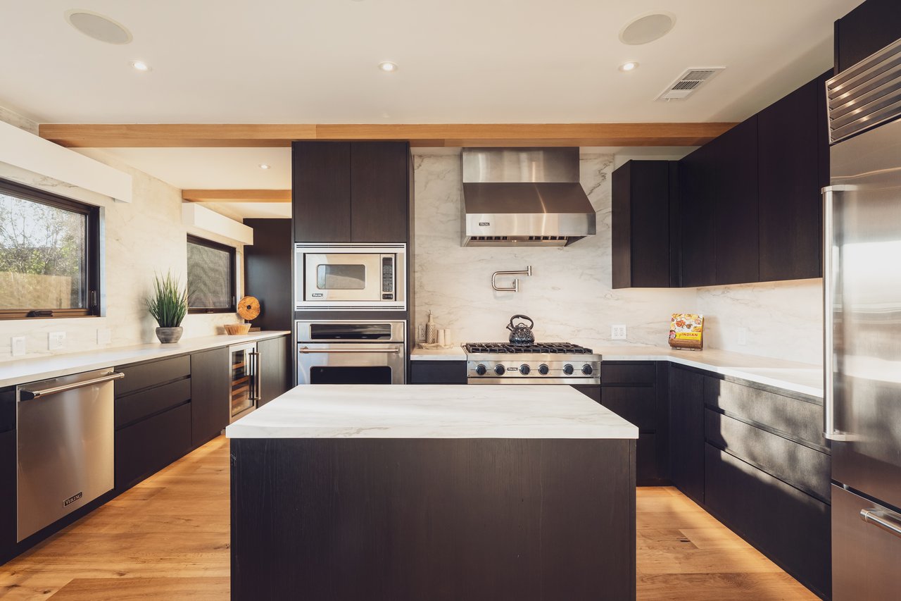 1235 N Kenter Ave, Brentwood