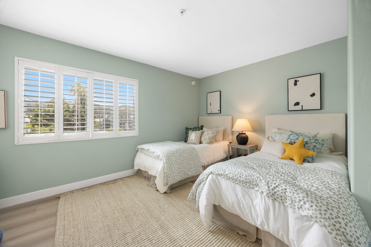 12060 Hoffman St. Unit 305,Studio City