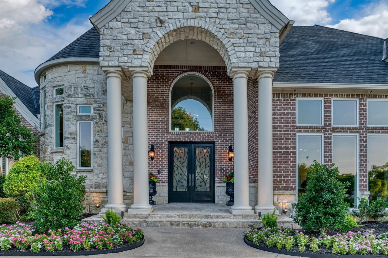 Exquisite Estate On 2.5 Acres - Heath, TX