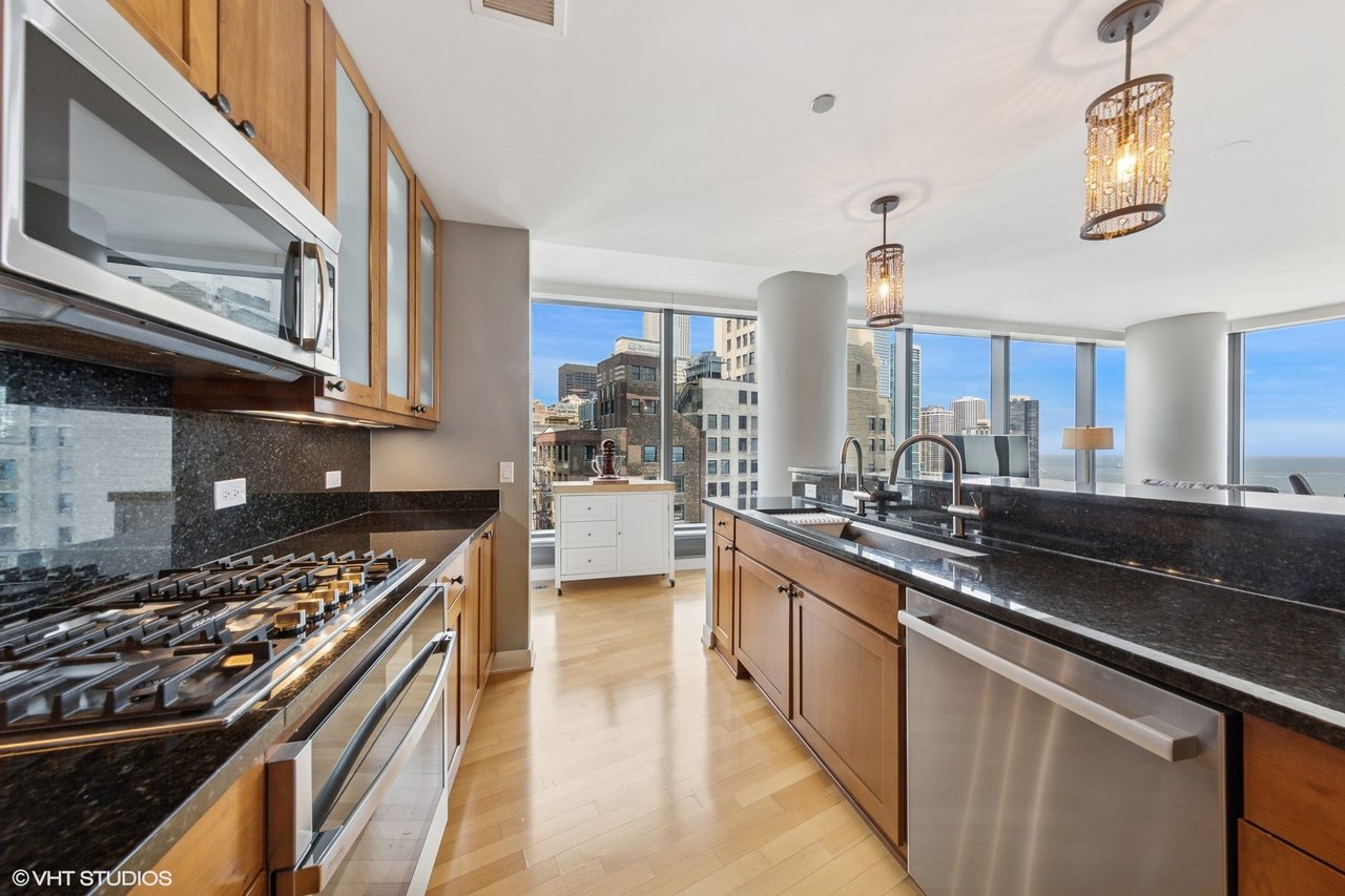 60 E Monroe St Unit 2101