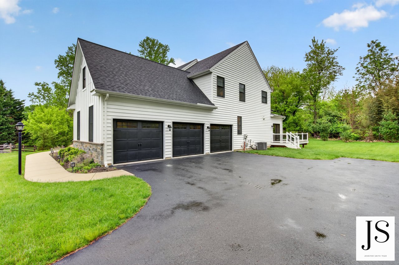 7 Overfield Ln, Glen Mills, PA 19342