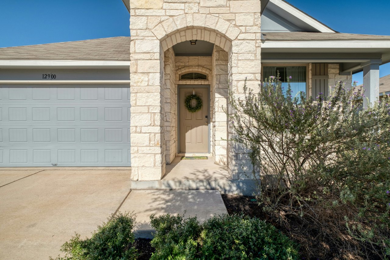 Rare Cul-de-Sac Gem in Manor – With No Neighbor on One Side and Access to HOA-owned Greenspace Right Outside Your Doorstep!