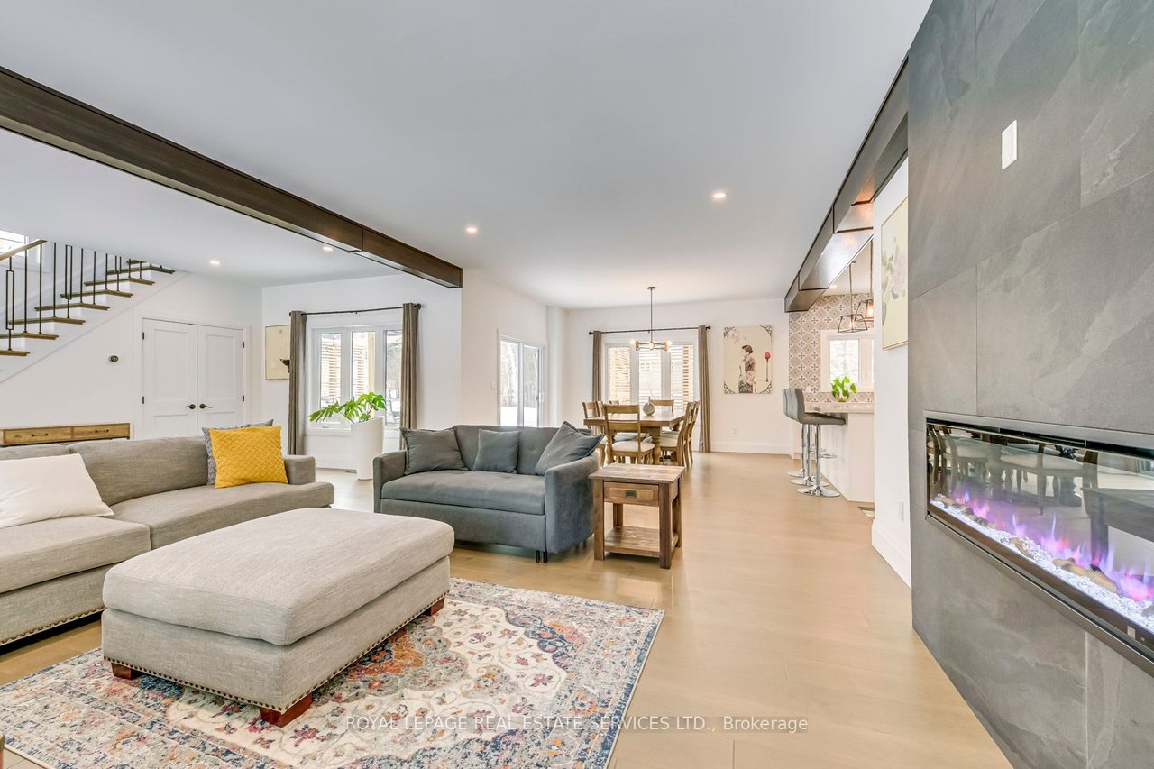 2 Couchiching Cres