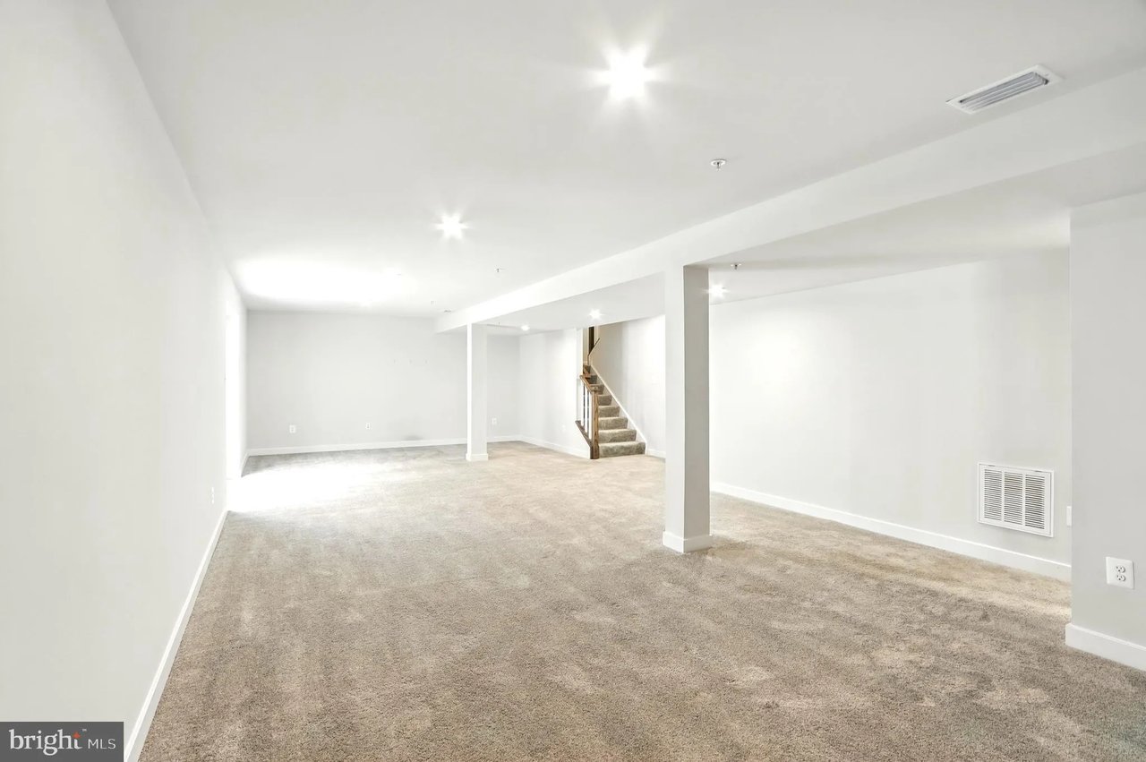 6015 Charles Henry Pl