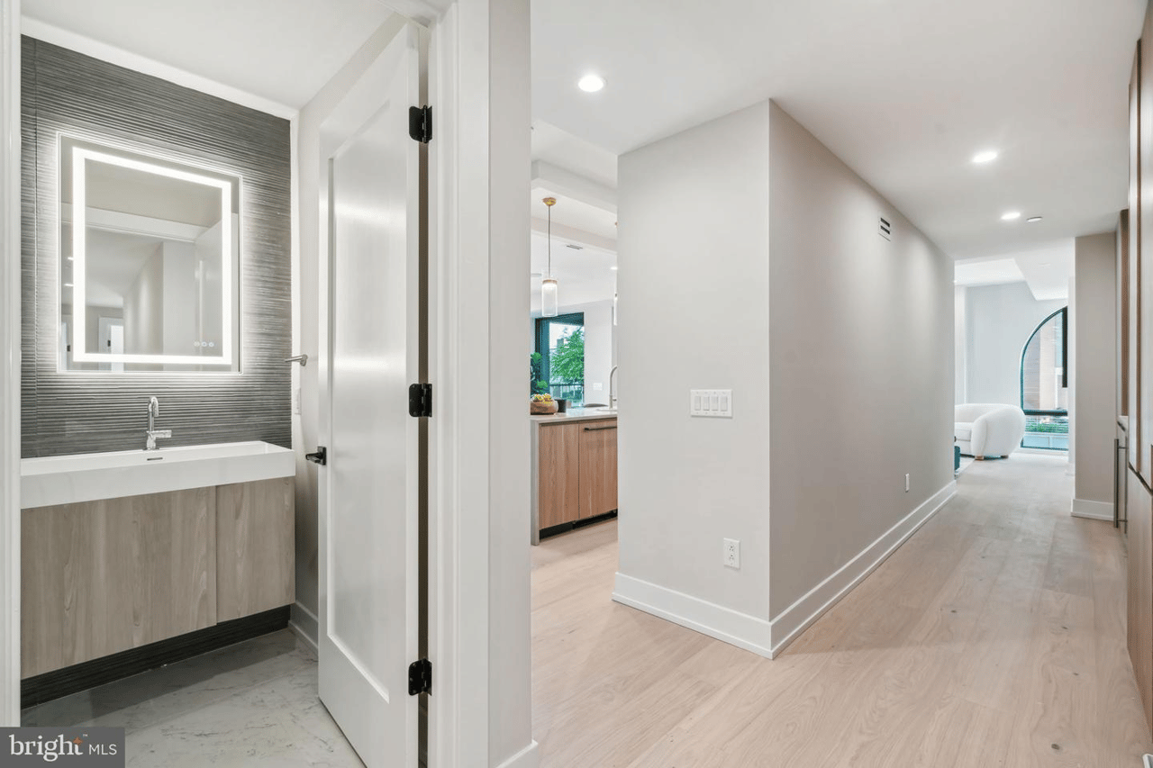 160-64 N 2nd St #601, Philadelphia, PA 19106