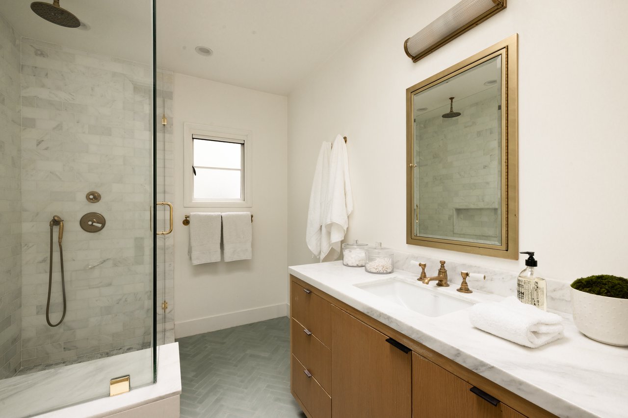 3646 Sunswept Dr, Studio City