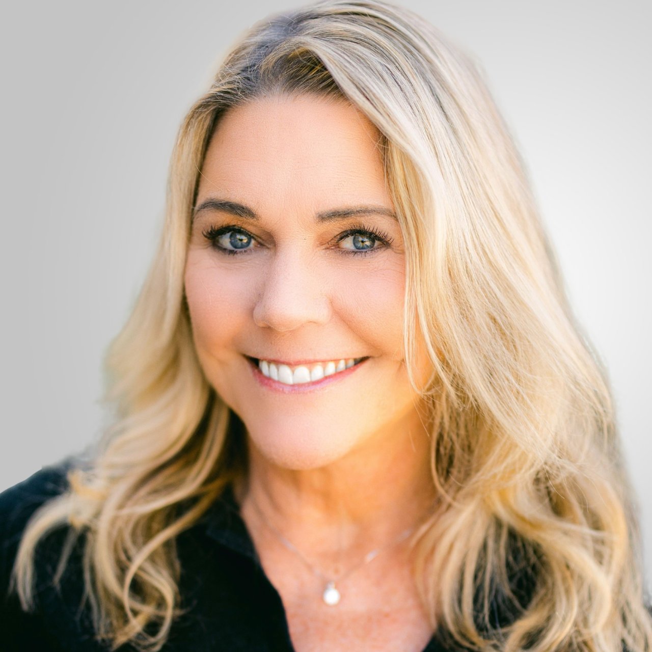 Beth Mehlberger Tustin, CA Real Estate Agent Headshot