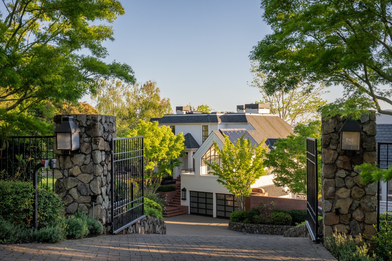 The Extraordinary Round Hill Estate