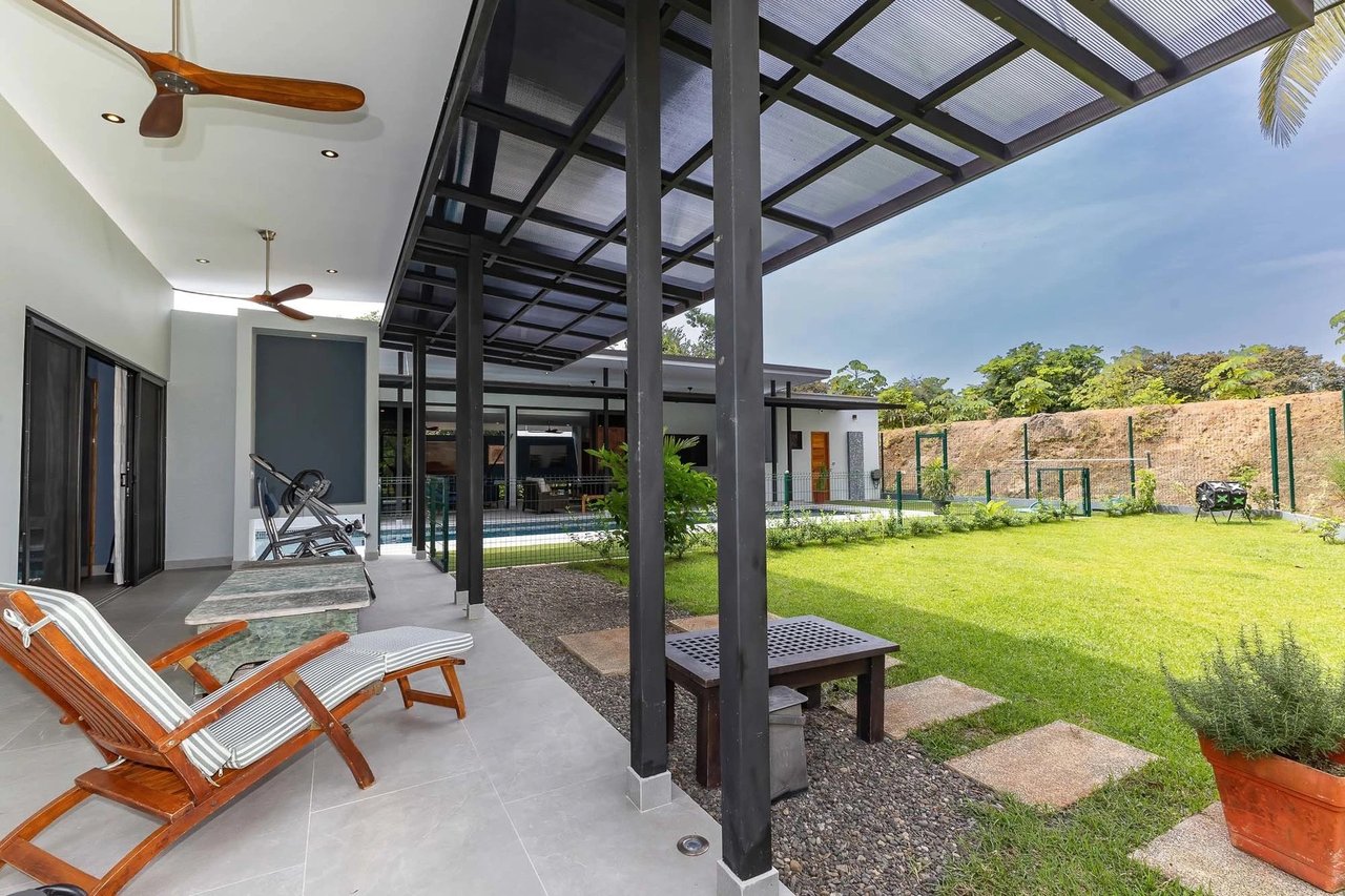 3 Bedroom, Contemporary Estate home in Manuel Antonio 