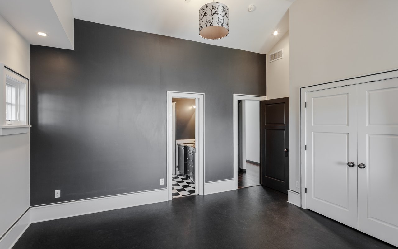 437 University Avenue