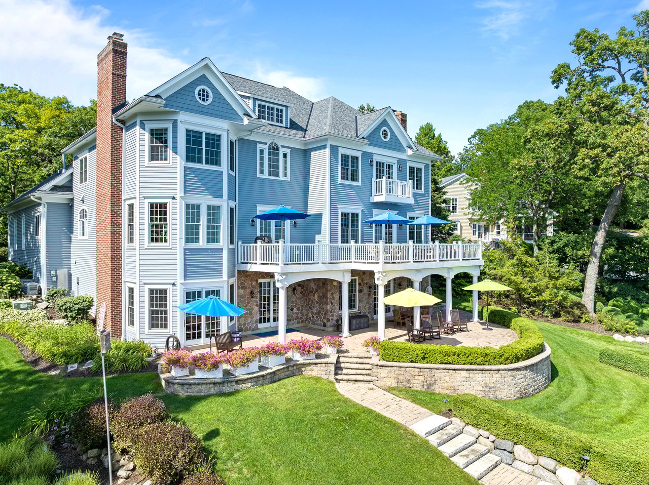 N2224 Bonnie Brae Lane