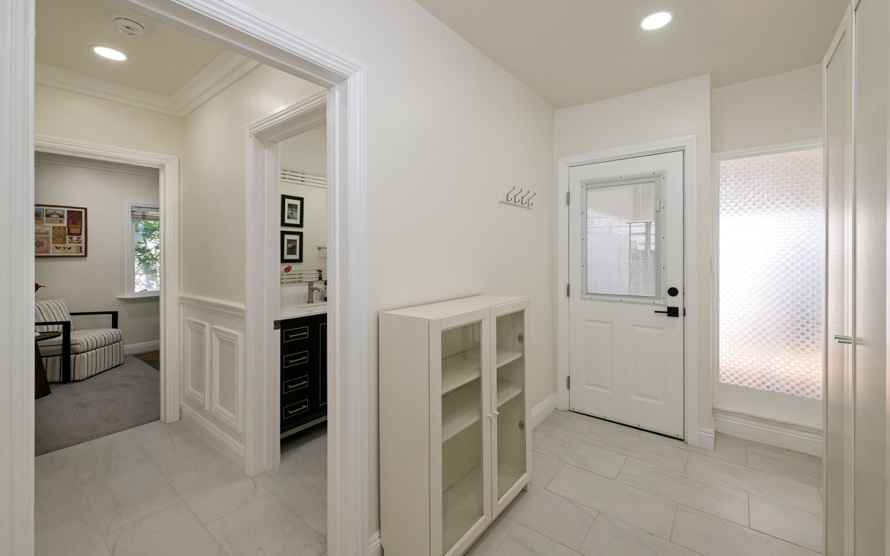 4547 Ledge Ave, Toluca Lake