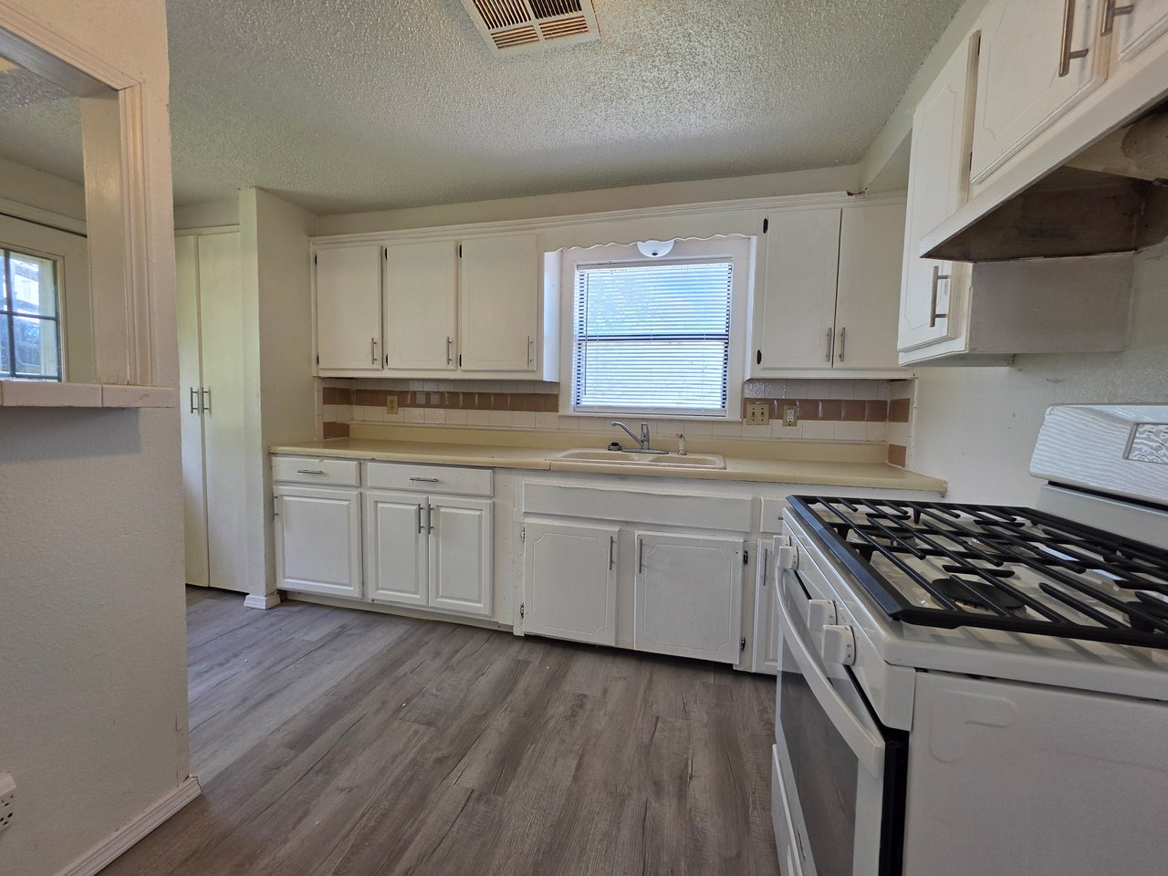 240 S Draper Ave