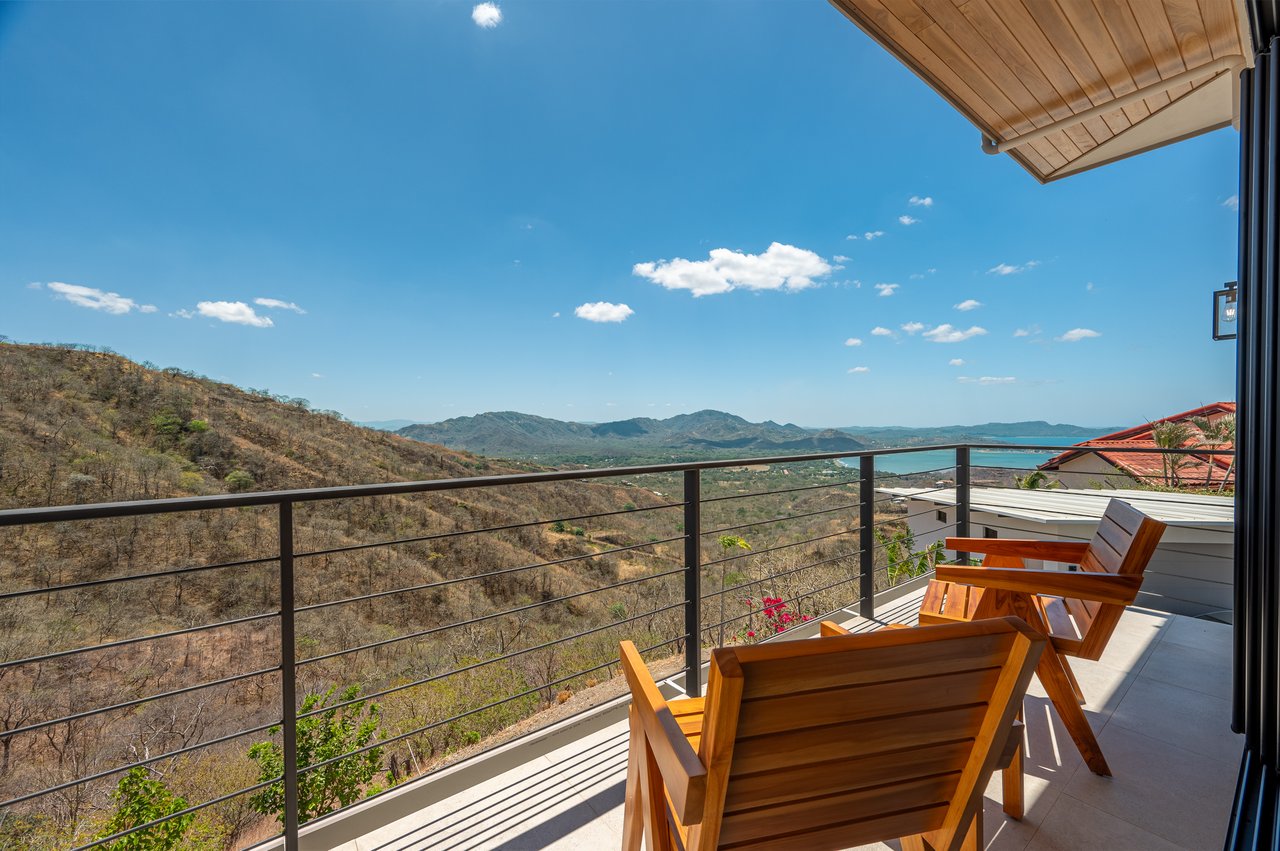 Casa En Las Rocas | Spectacular Ocean-View Home in Pacific Heights