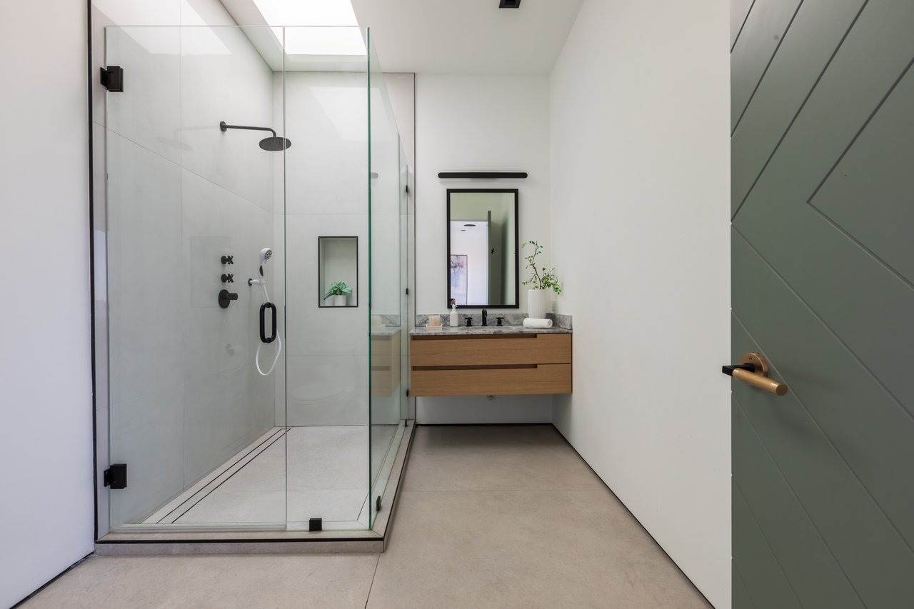 13331 Mulholland Dr, Beverly Hills