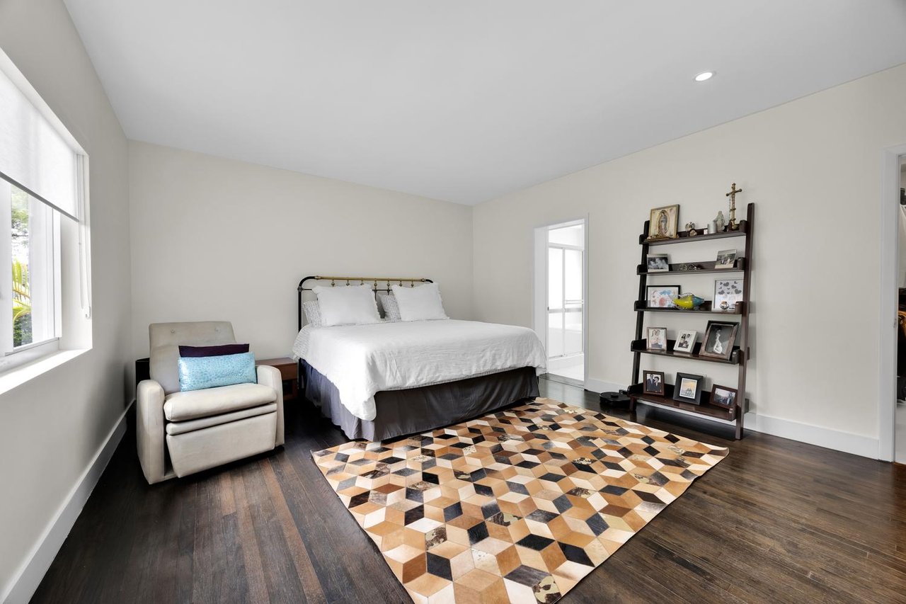 Under Contract in Just 1 Day: 6610 Santona St Sells for $2,200,000