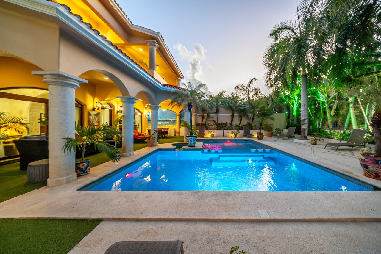 Villa Orquídea Puerto Aventuras | Golf-Front Luxury Estate