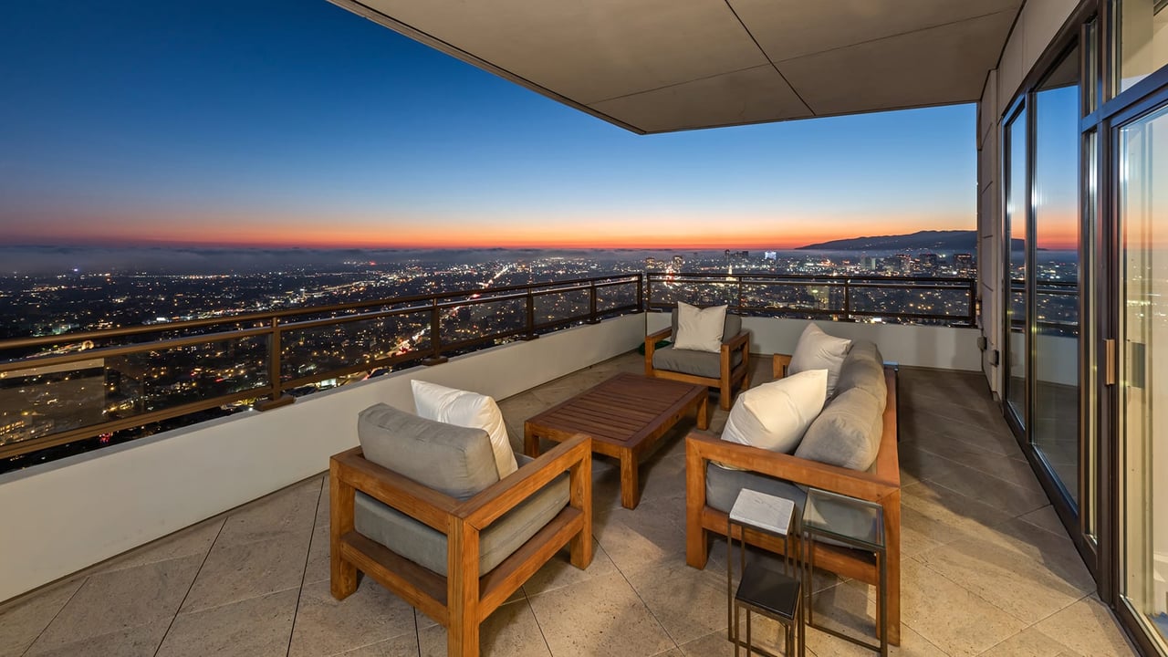 1 W Century Dr, #40PH