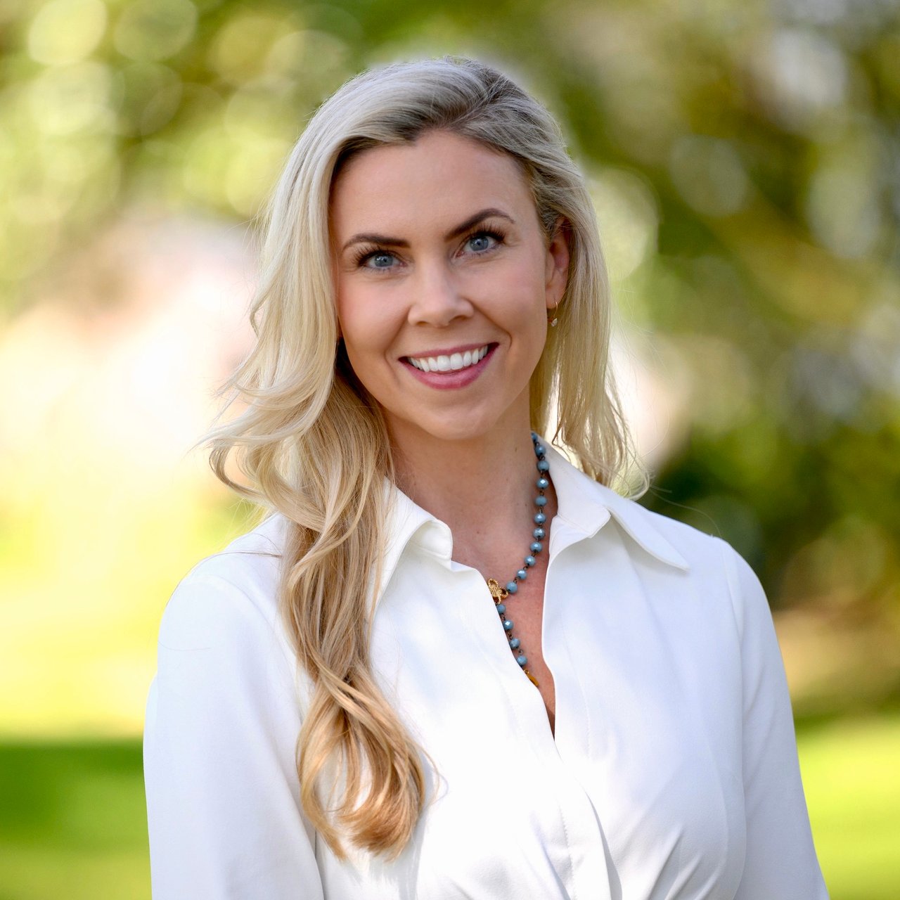 Eva Wilmott Fairhope AL Real Estate Agent Headshot