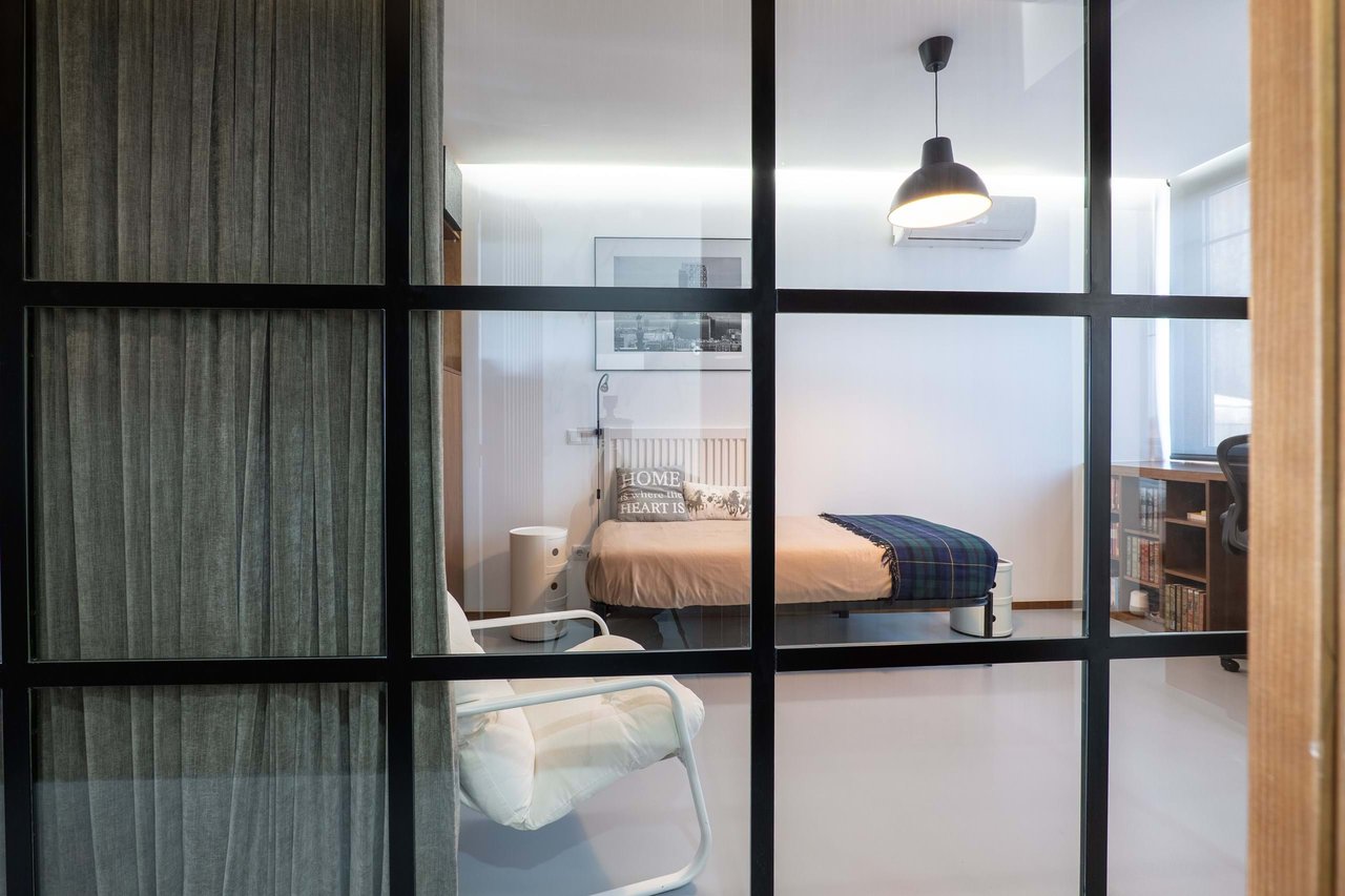 2 Bedroom + 1 Loft with Harbor Views in Central Matosinhos