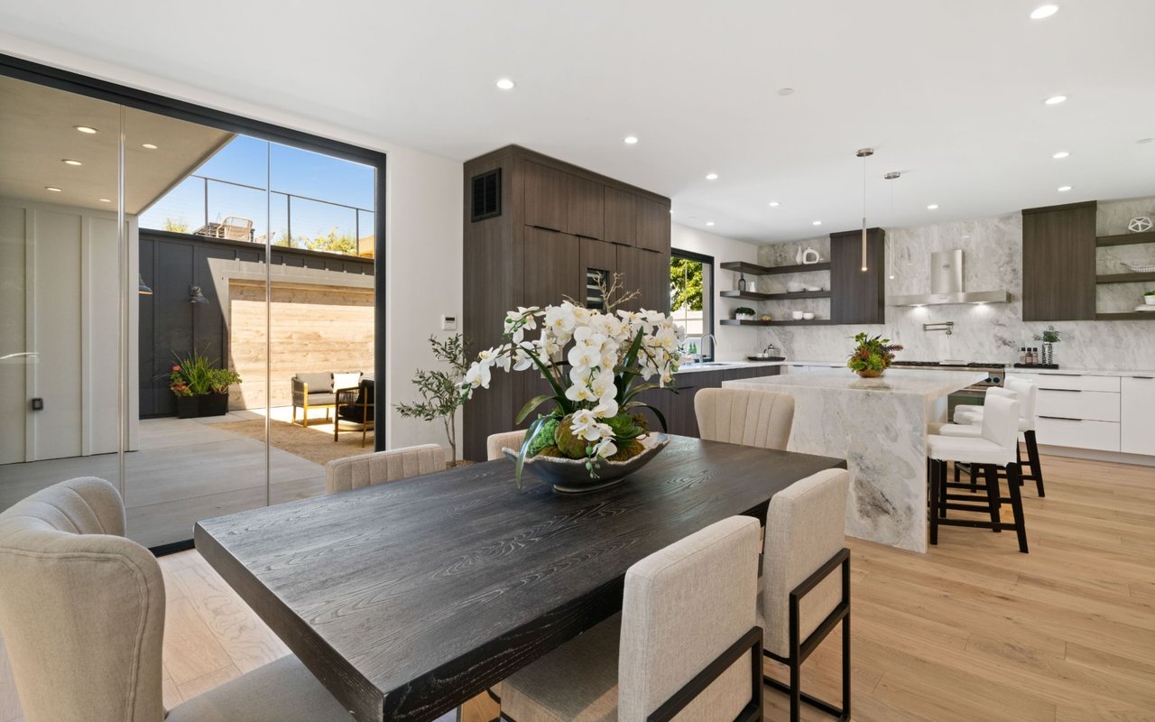 Top 5 Situations Where You Should Accept the First Offer on Your Home