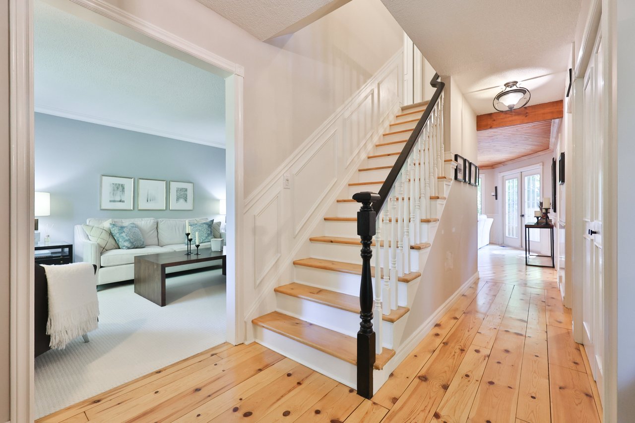 206 Rossmore Boulevard, Burlington