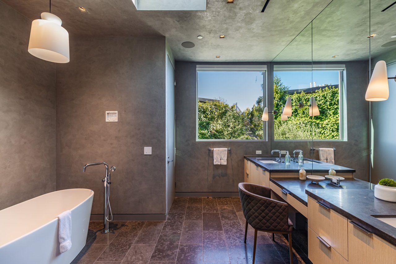 9011 Alto Cedro Dr, Beverly Hills