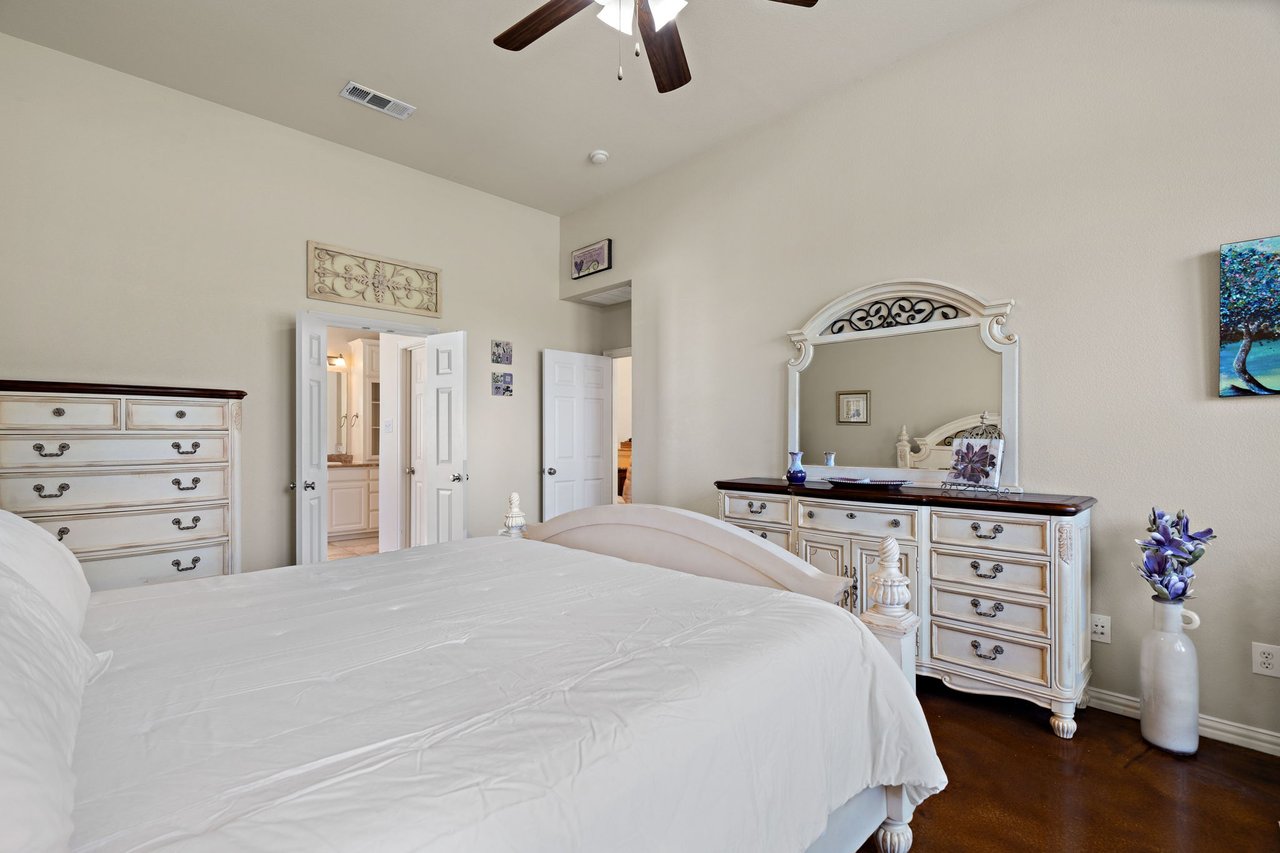 8628 Silverleaf Cir,
