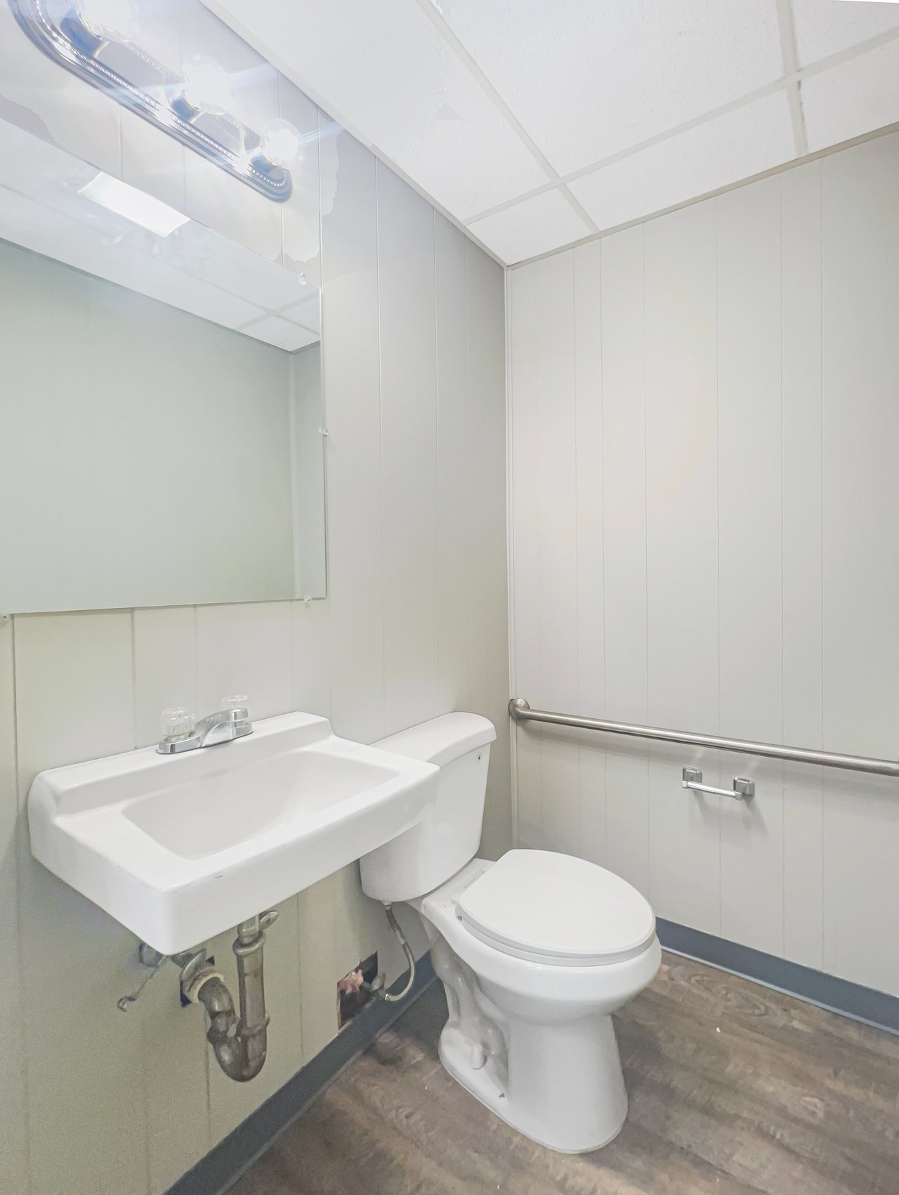 800 Industrial Circle