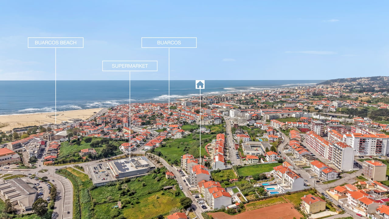 Bright Coastal Apartment with Large Terrace Just Steps from the Beach in Figueira da Foz