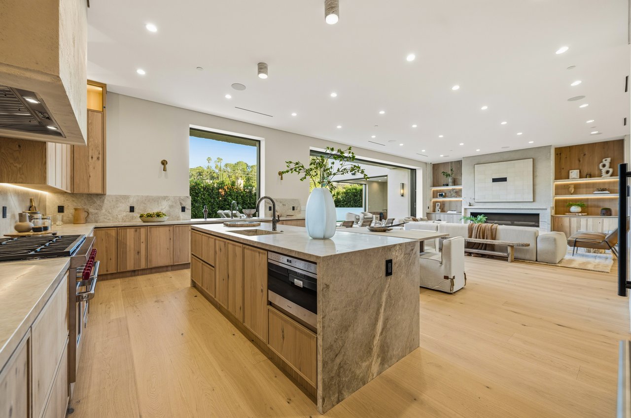 4816 Oak Park Avenue