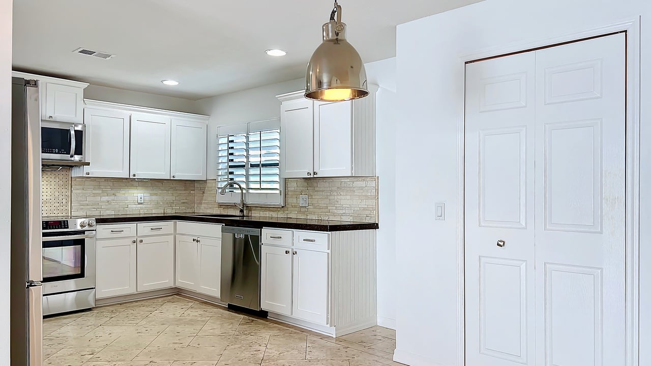 Luxury Lakefront Winter Park Condominium for Lease