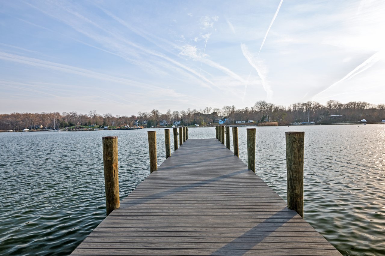 ANNAPOLIS WATERFRONT HOME | LAKE OGELTON WATERFRONT WITH CHESAPEAKE BAY ACCESS