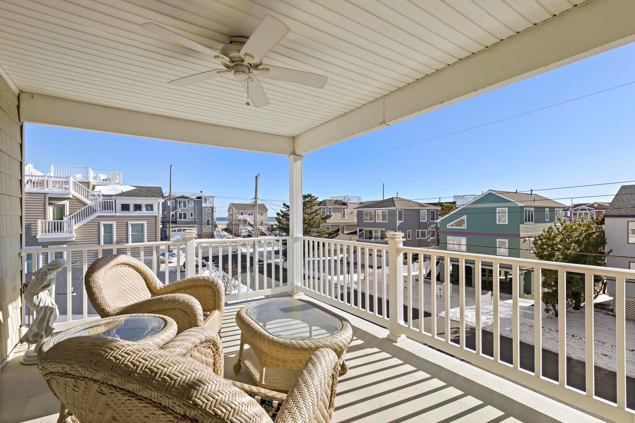 7 W Julia Ave, Long Beach Twp