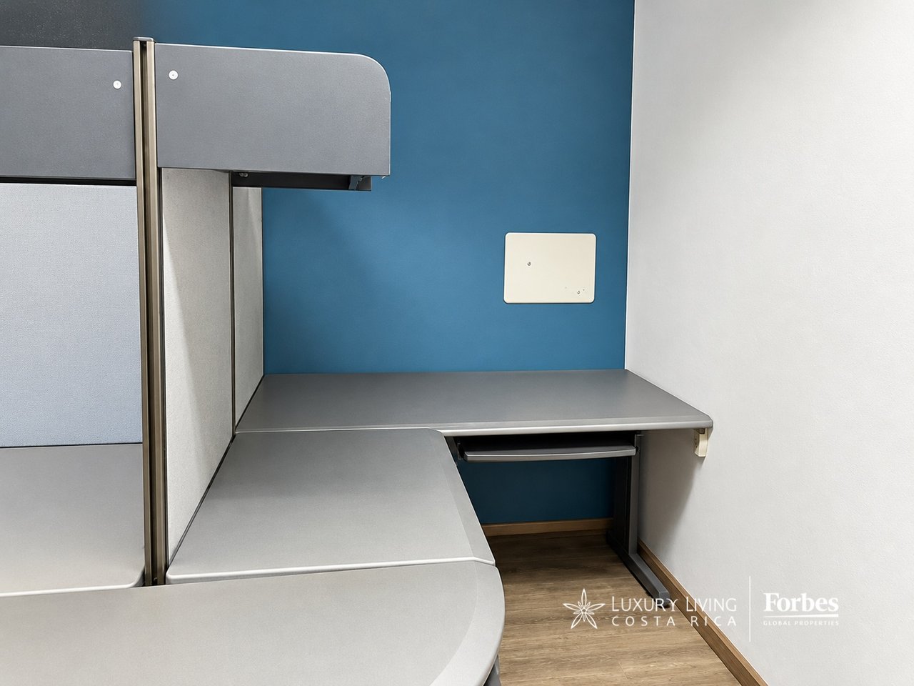 21574 - Sale of a building with an excellent location in Barrio Dent
