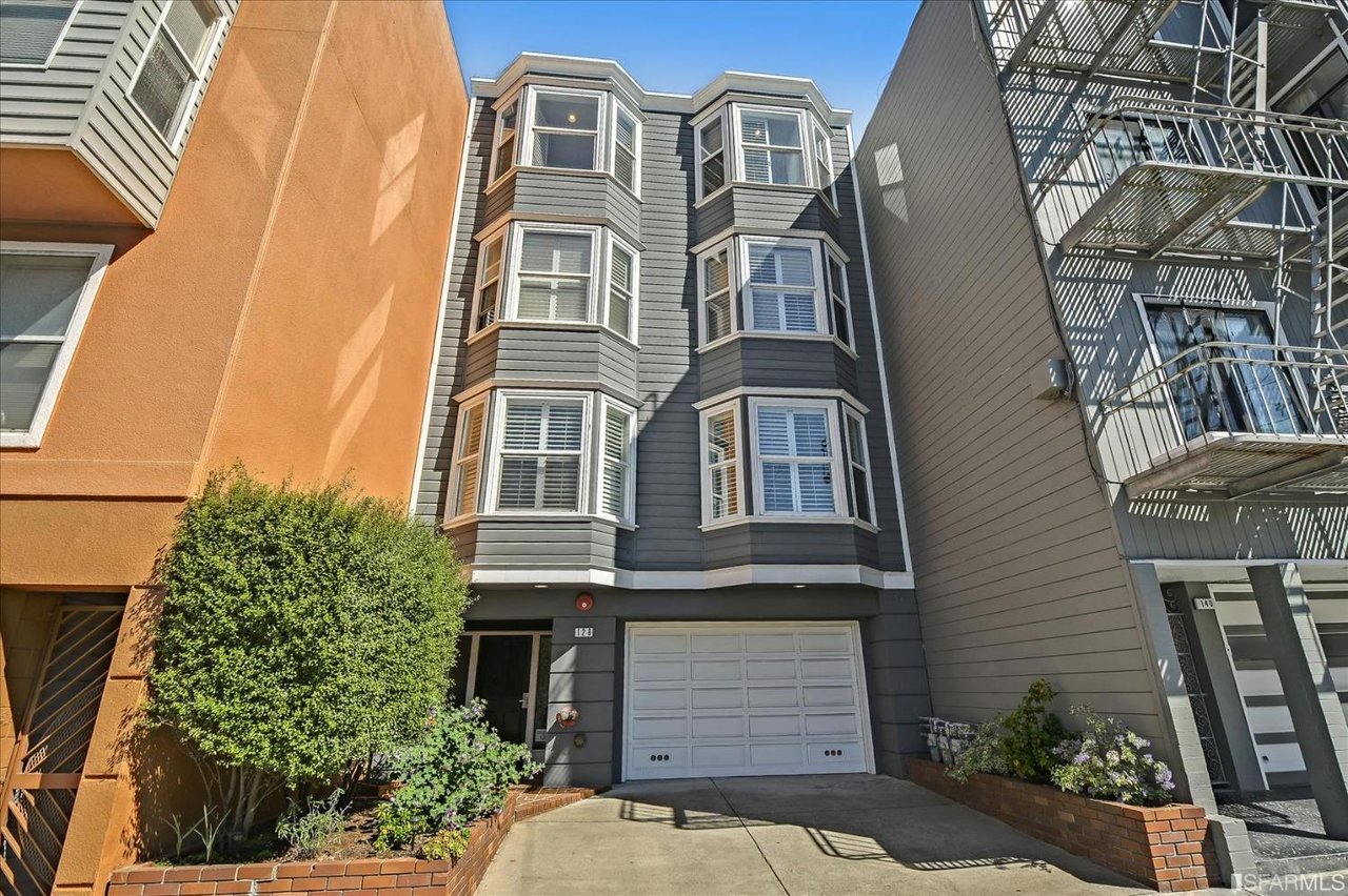 128 Wood St #3
