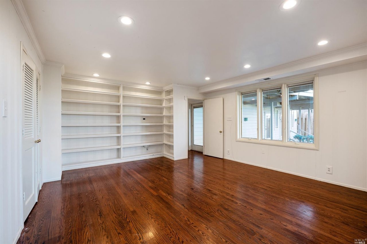 75 Monte Mar Dr