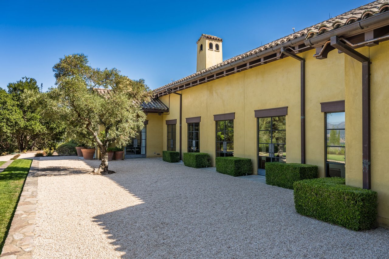 Oakville Vineyard Estate