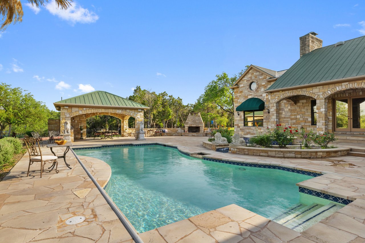 32 Acre Estate