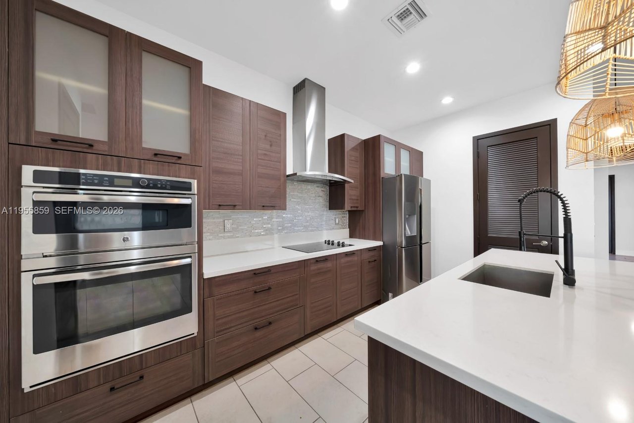 miami-house-for-sale-kitchen2
